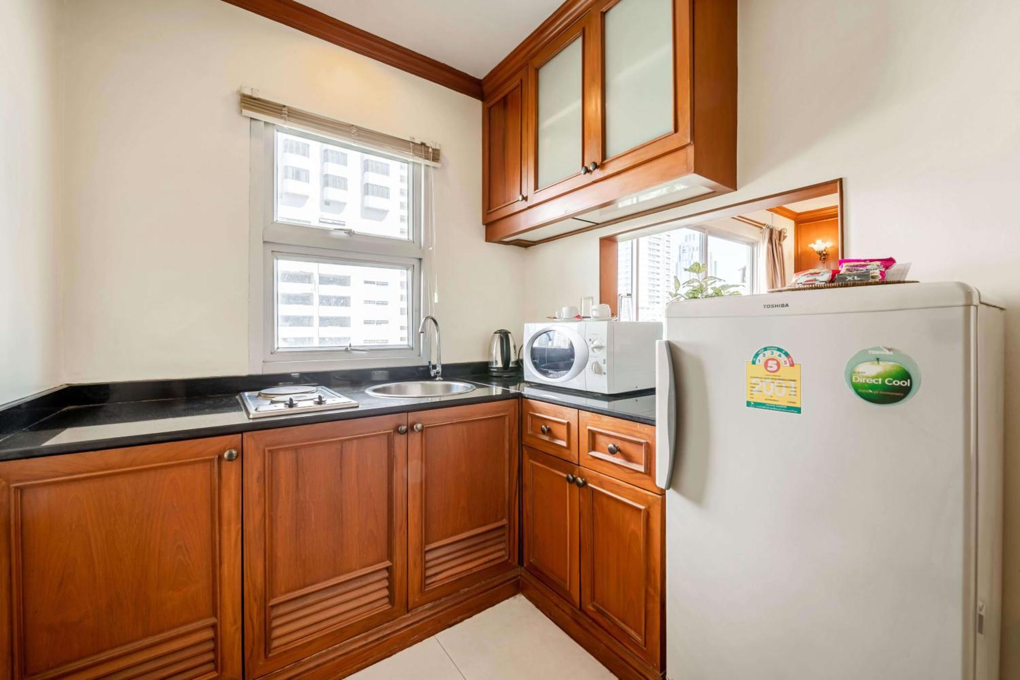 Studio Suite By Royal Ivory Nana Bangkok Exteriör bild