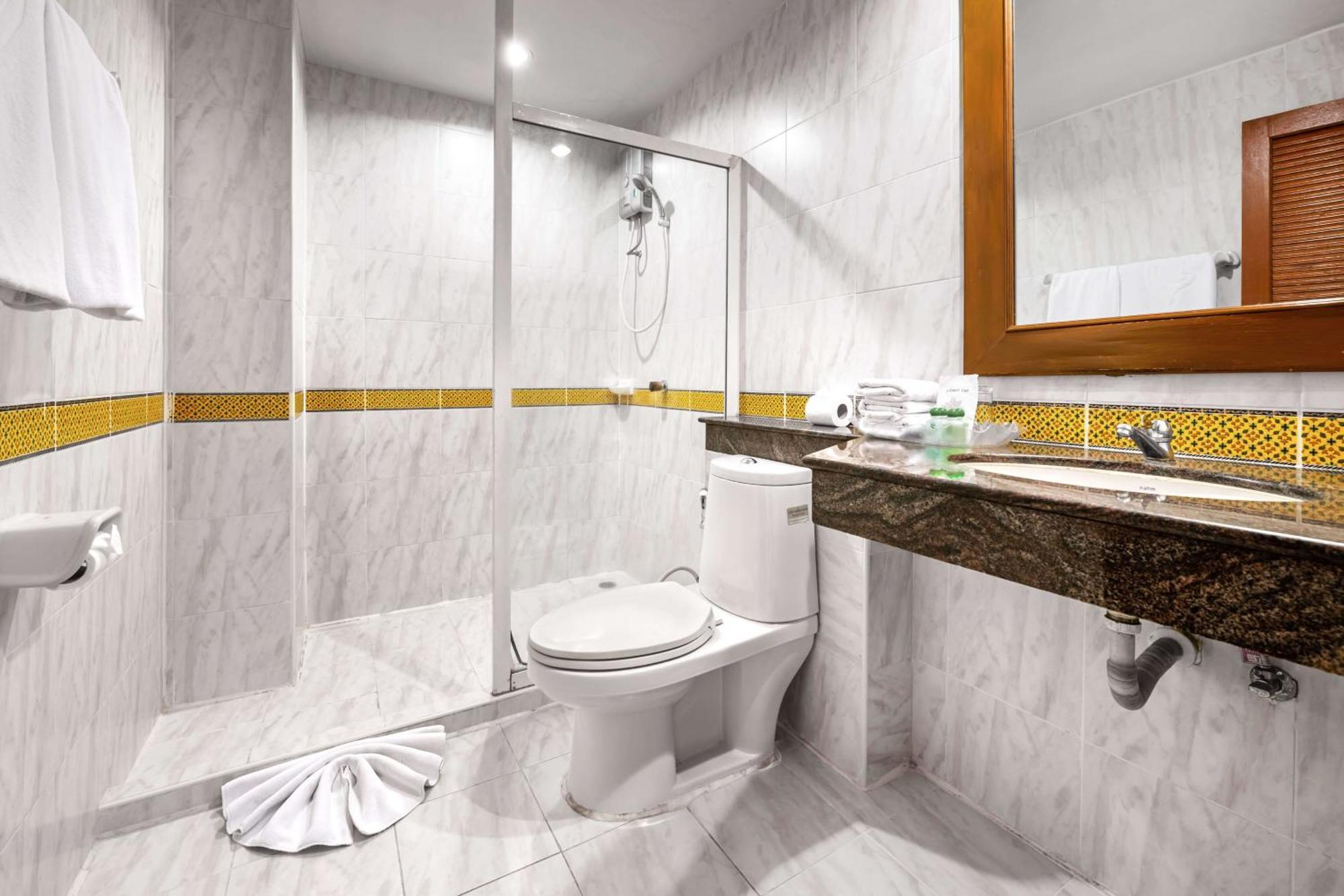 Studio Suite By Royal Ivory Nana Bangkok Exteriör bild